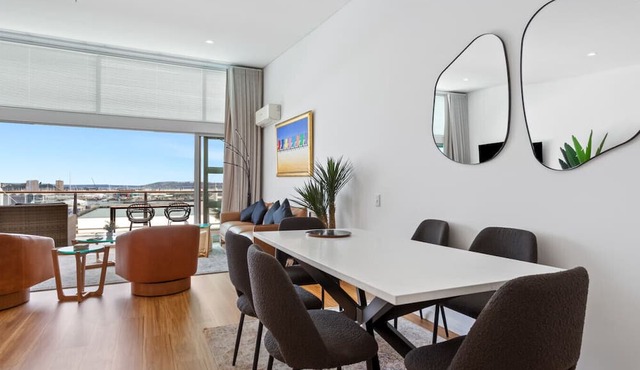 Harbour View 2-Bedroom on Iconic Princes Wharf