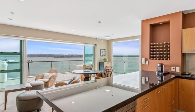 Unrivalled 3 Bed Residence Epic Harbour Views