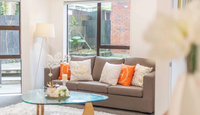 Cosy Greenlane Retreat | Calm & Unwind in Auckland
