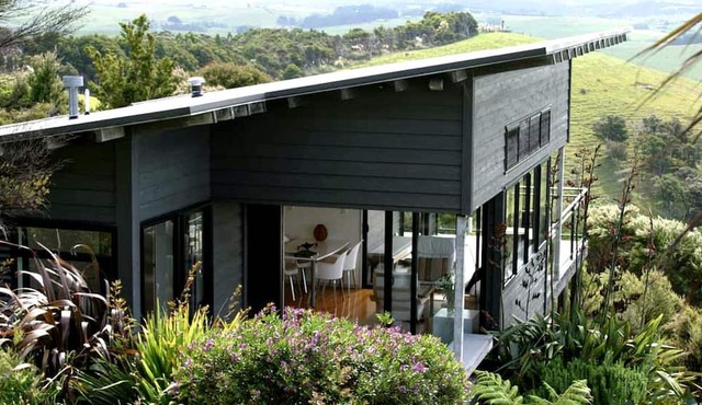 Secluded Coastal Cottage Rental with Stunning Views near Whangarei, North Island in Whangarei