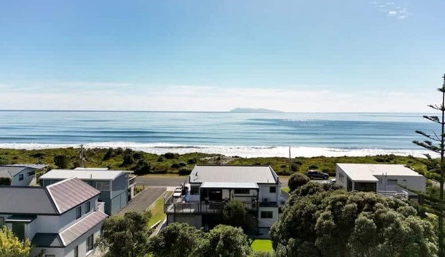 Stunning Beachfront Holiday Home with Dual Sun Decks Near Waihi Beach Village | Waihi Beach, Bay of Plenty in Waihi Beach