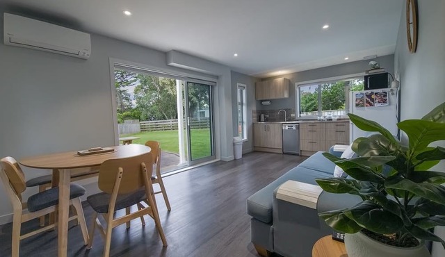 Beachside Bliss - Two Bedroom Apartment in Napier