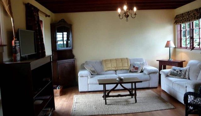 Charming Four-Season Cottage at the Foothills of Mount Hutt near Methven, New Zealand in Methven