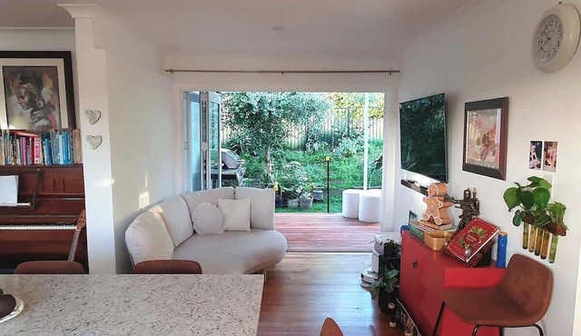 4 brms in hosted home by NZ Designer, Tauranga