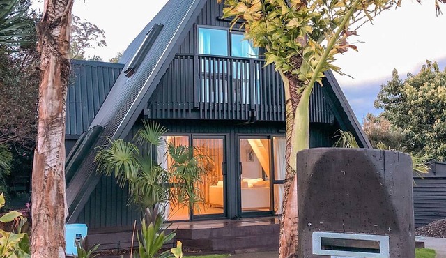 Charming Chalet – The Perfect Coastal Retreat in Tauranga