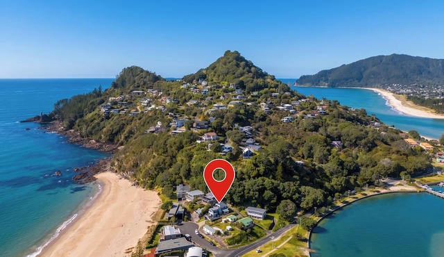 Ocean View Beach Beauty - Tairua Holiday Home in Tairua