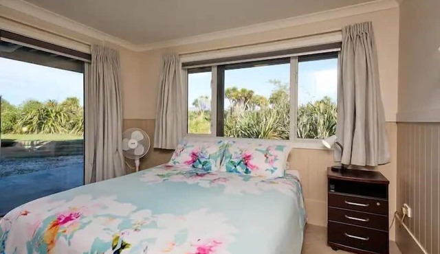 Kakatu Retreat - Sleepy Hollow, Kakatu Retreat | Sleep Hollow | Breakfast Included in Kaikoura