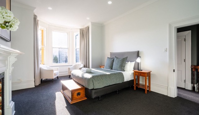 The Peninsula House - Luxury Townhouse in Dunedin
