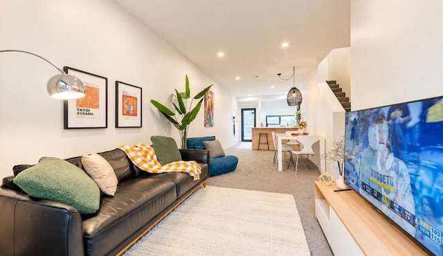 Riverside City Base | 4BR + BBQ | Group Stay in Christchurch Central City