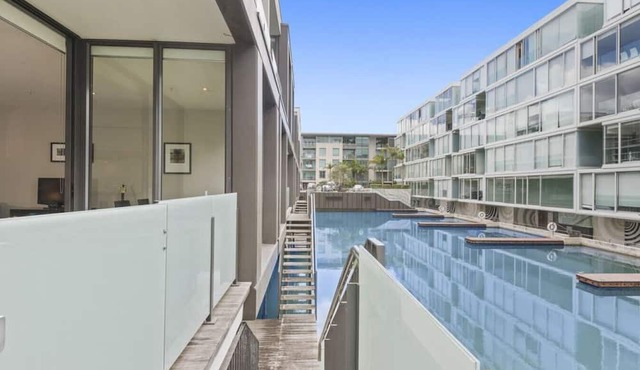Viaduct Harbour Views and Two Private Ensuites