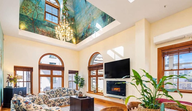 The Bird's Nest | 2BR Loft | Lambton Quay in Wellington