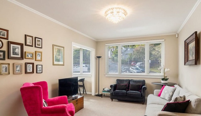 Spacious Mt Eden Apartment|by Furnished Rentals