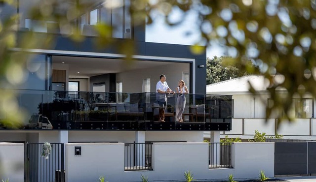 Papamoa Beach Coastal Oasis. Heated Pool, Sauna, Spa & Games room. Up to 20 Ppl in Papamoa