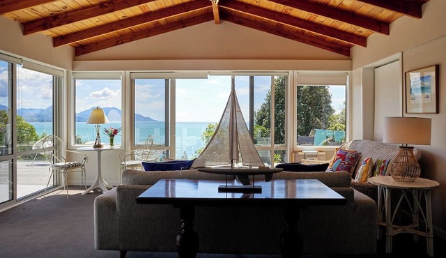 Ocean & Mountain Views | Spacious Home in Kaikoura