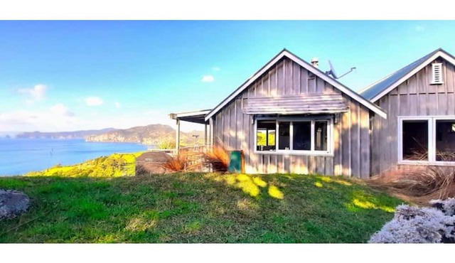 "The Rock" is simply one of the best coastal experiences here in the Coromandel. in Tuateawa