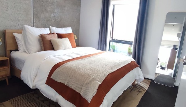 Modern 2 bedroom apartment in Cambridge.