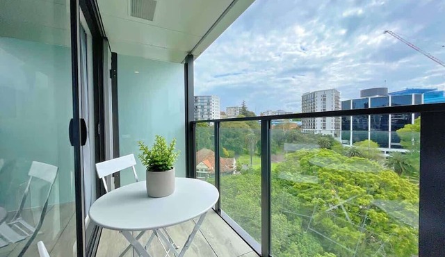 Incredible Park & SkyTower View Free Parking & AC