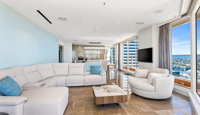 QV Stays Luxury Suite with Views Galore