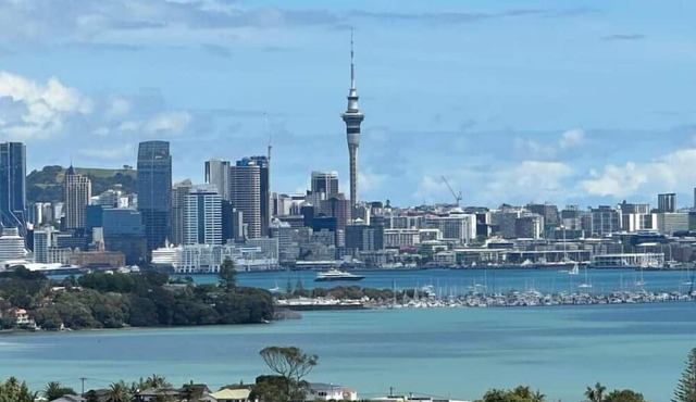 1br apt near Takapuna Beach with Ocean View in Auckland