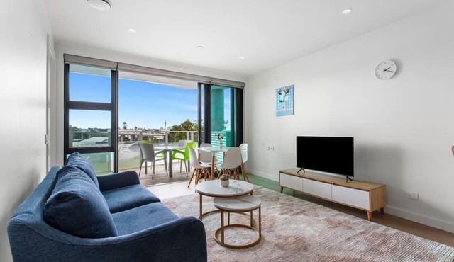 Executive Apartment w carpark in Auckland