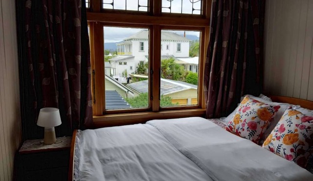 Fabulous 4-bedroom villa with WiFi in charming Westport in Westport