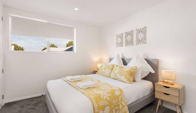 Location Plus Free Off St Park Handy Hospital in Christchurch