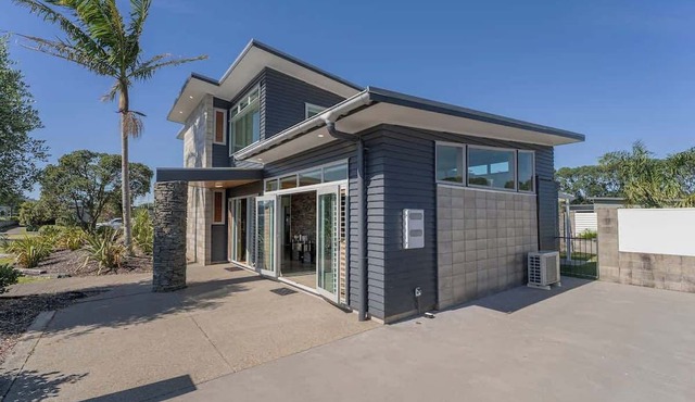 Hosts on the Coast Paradise on Pacific in Whitianga