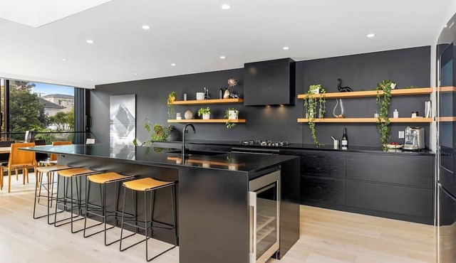 Grey Lynn Luxury 4BD Villa w Pool, Free Parking in Auckland
