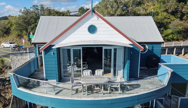 Bay of Islands Boathouse Apartment-The Bridge in Opua