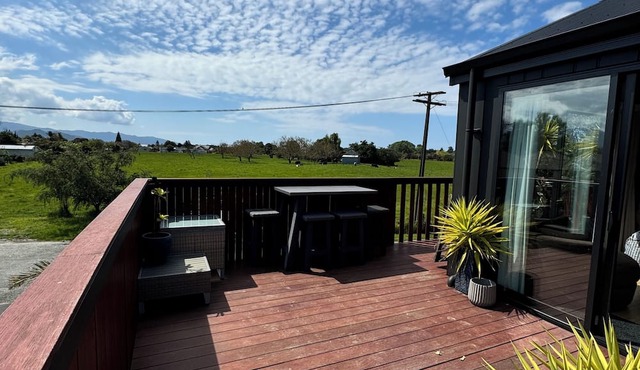 Natures Nest - A home away from home, for you, the kids and the pets. in Motueka
