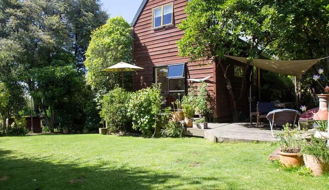 Charming Sunny Family House - Bird's Nest in Richmond
