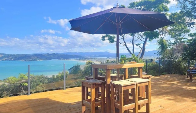 Hosts on the Coast Views to Shakespeare