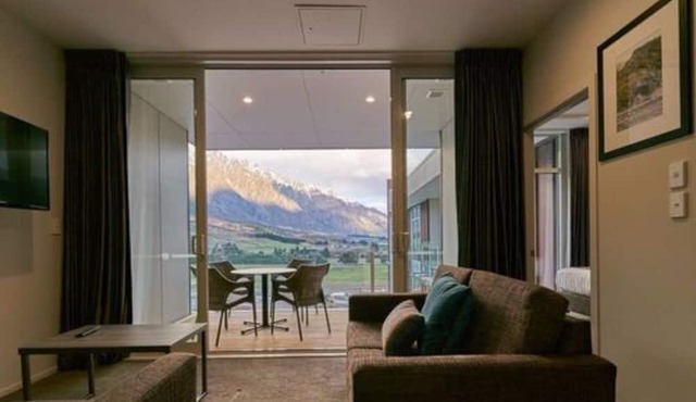 Ramada Suites by Wyndham Queenstown Remarkables Park in Queenstown