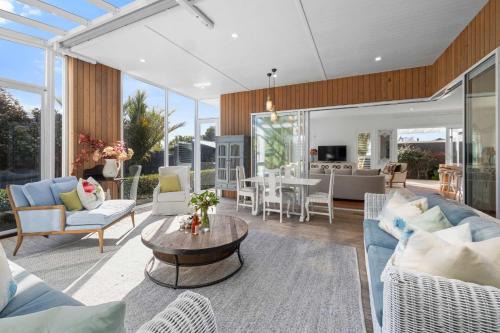 Metro Haven to Luxury on Lemon
