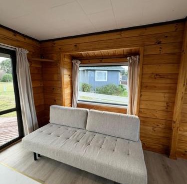 Pine Lake View Lodge in Waikuku Beach