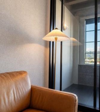 Cozy Studio - Private Balcony Bath and Tub