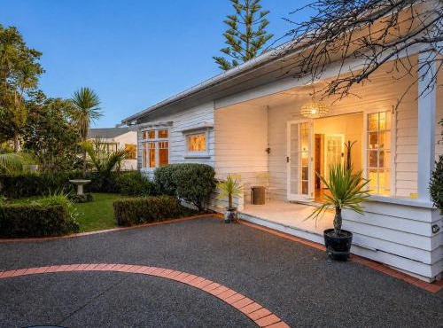 Island Villa- Stay Waiheke