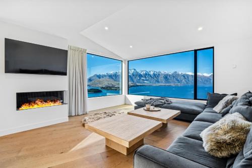 Aspen Ridge by MajorDomo - Brand New 4-Bedroom Villa in Queenstown