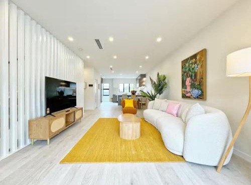 Bright & Modern Townhouse in Central Auckland