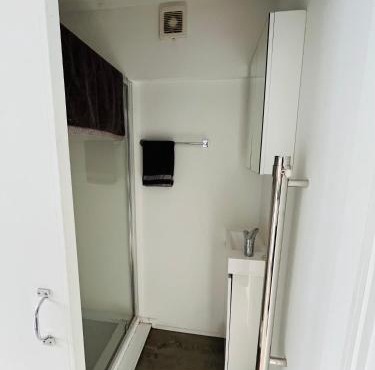 Waikaraka Beach, spacious & very comfortable