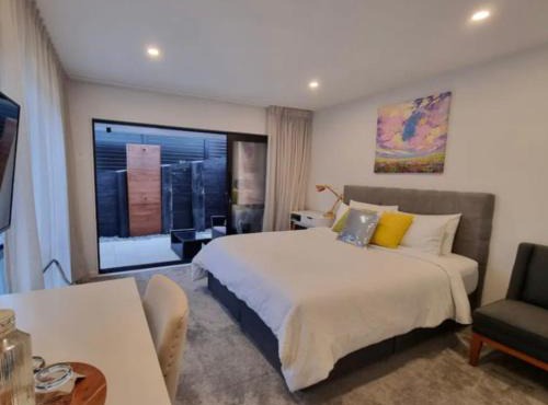 Private Guest Retreat In Saint Heliers