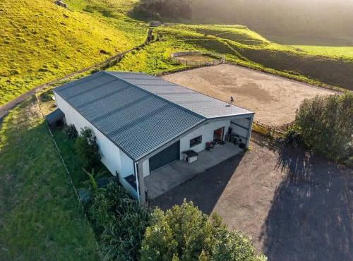 Karioitahi Retreat