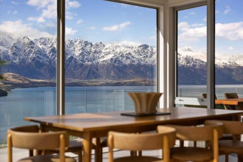 The Views and Spa 4BRM in Queenstown