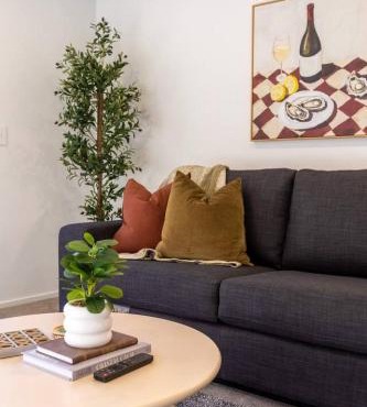 Effortless City-Fringe Stay w Gated EV Carpark in Christchurch
