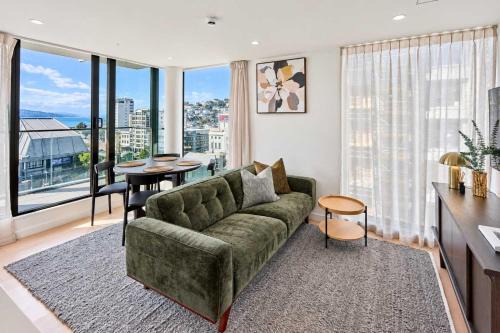 Central Te Aro 2BR with Balcony & Indoor Pool in Wellington