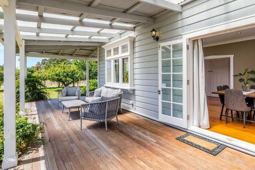 Brooklands Cottage - Award Winning Villa in Martinborough