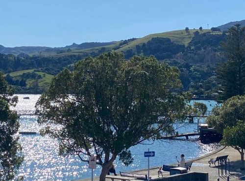 Akaroa Vista Apartment with car park in Akaroa