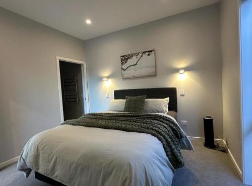 Stylish & Cosy Unit Near The Remarkable in Queenstown