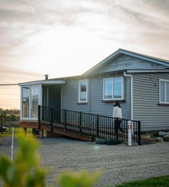Westoby Farm Villa - Cosy, Rural with Character in Christchurch