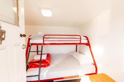 Charming Villa, Family Friendly, Handy to Town - KK14769 in Kaikoura